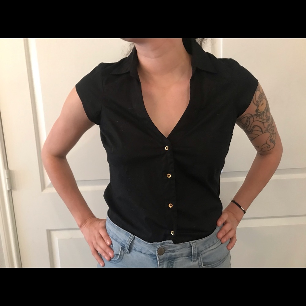 Guess button down